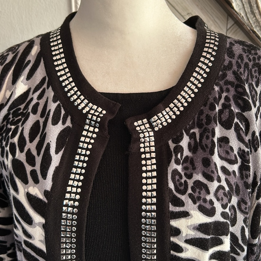 Peck & Peck Open Front Embellished Leopard Print … - image 2